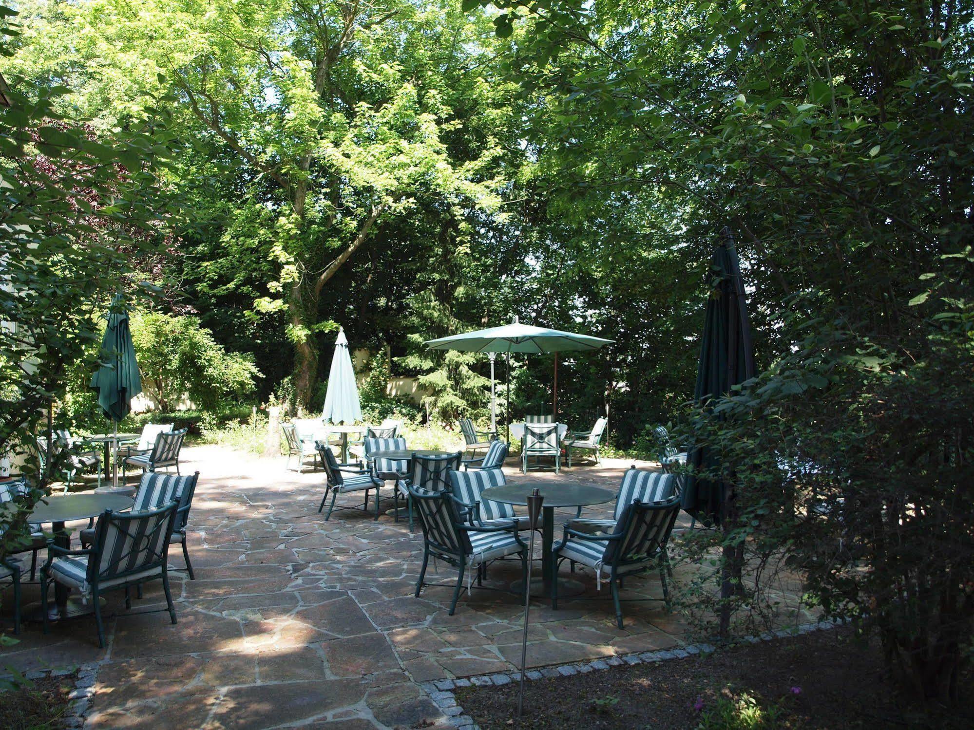 Hotel & Restaurant Bellevue Schmoelln Exterior photo